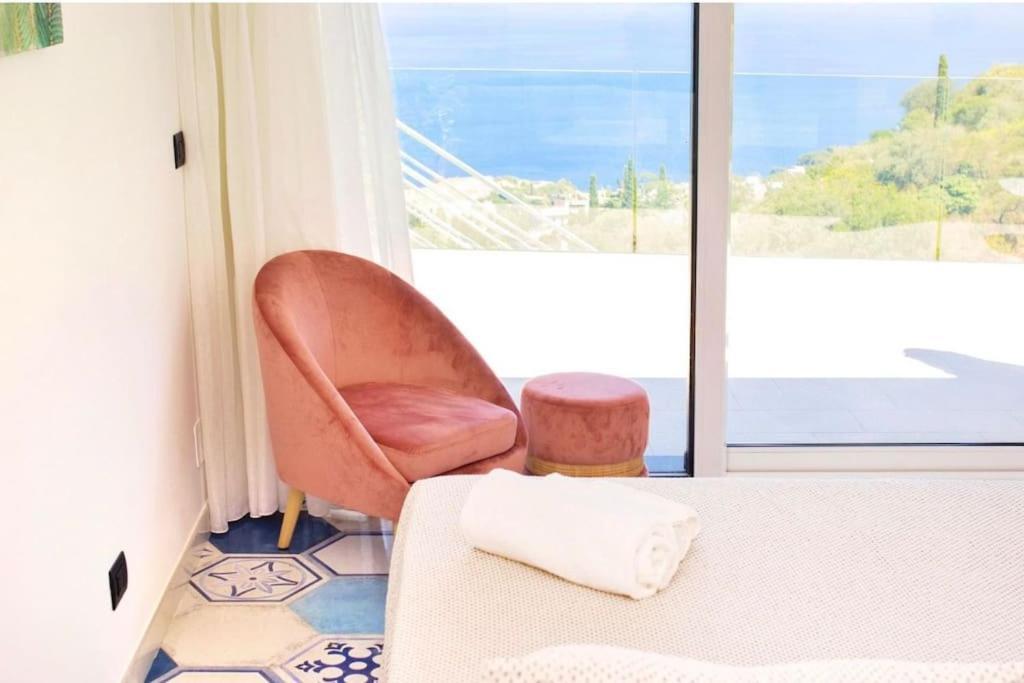 Suite Apartments Branco - Infinity Pool & Sea View - 5 Minuti Dal Centro Таормина Екстериор снимка