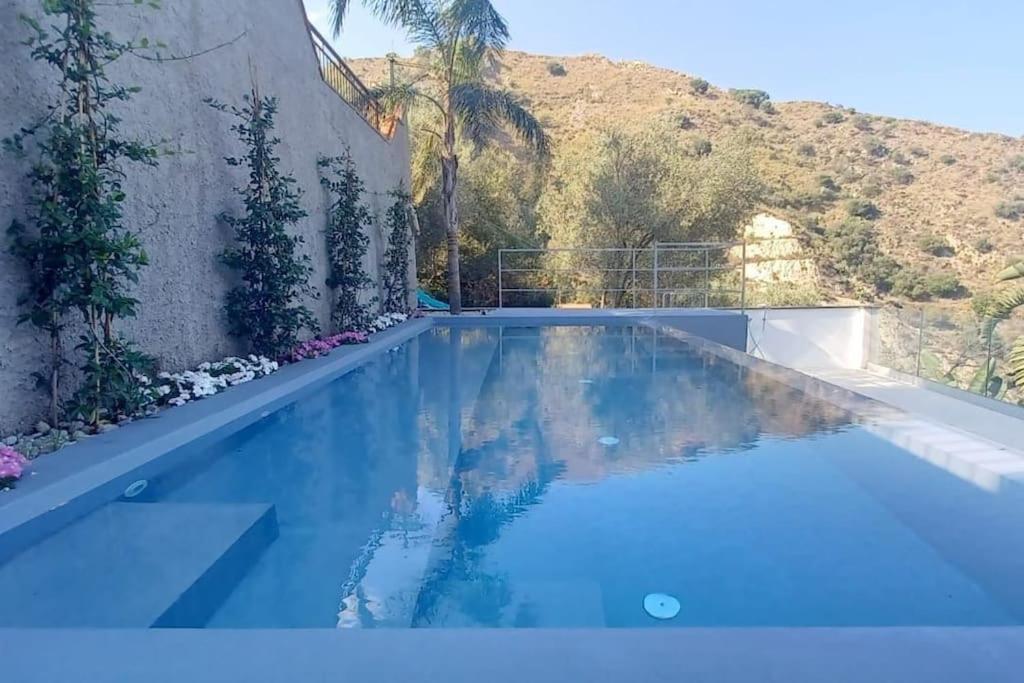 Suite Apartments Branco - Infinity Pool & Sea View - 5 Minuti Dal Centro Таормина Екстериор снимка